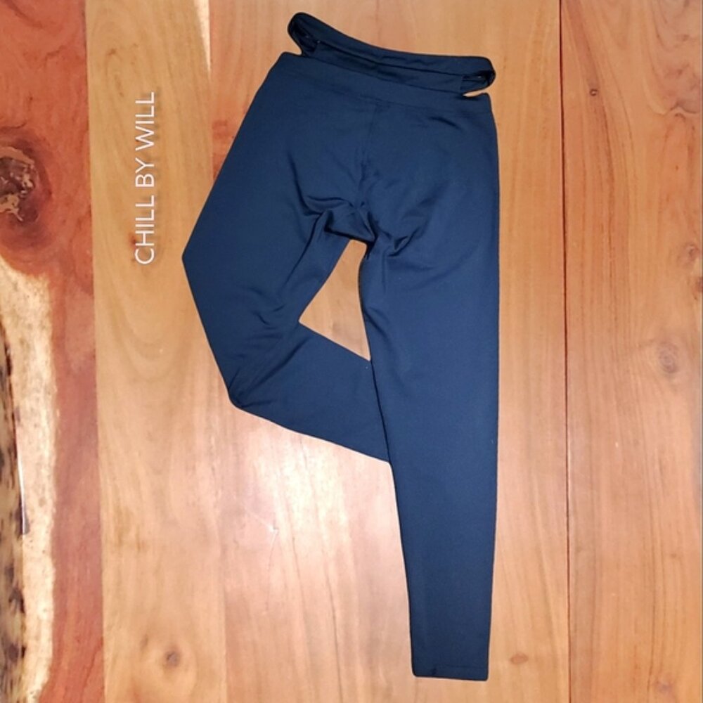 CHILL by WILL• Peekaboo Cut-out Waist Workout Leggings